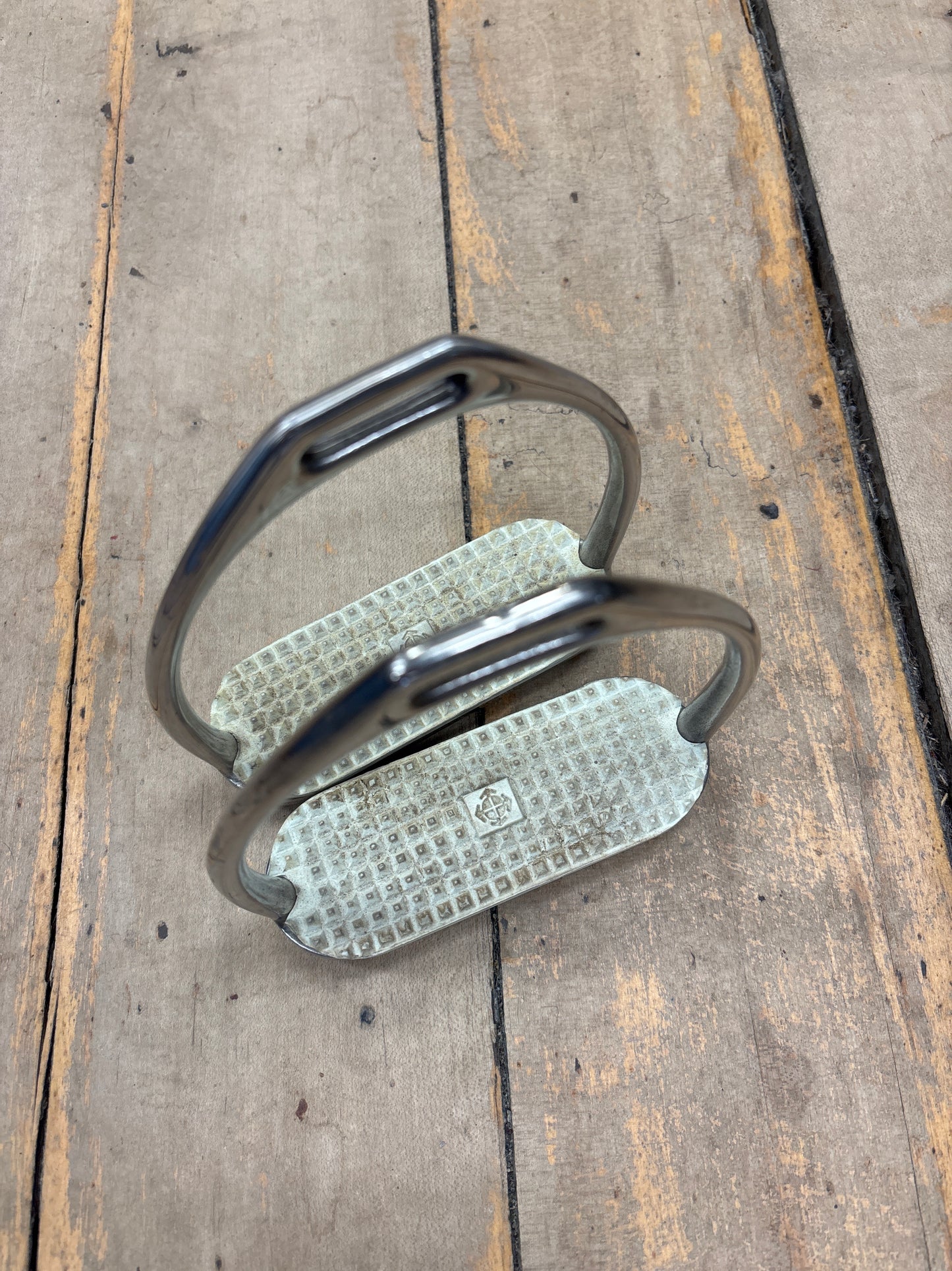 Courbette Fillis Irons-4.75”
