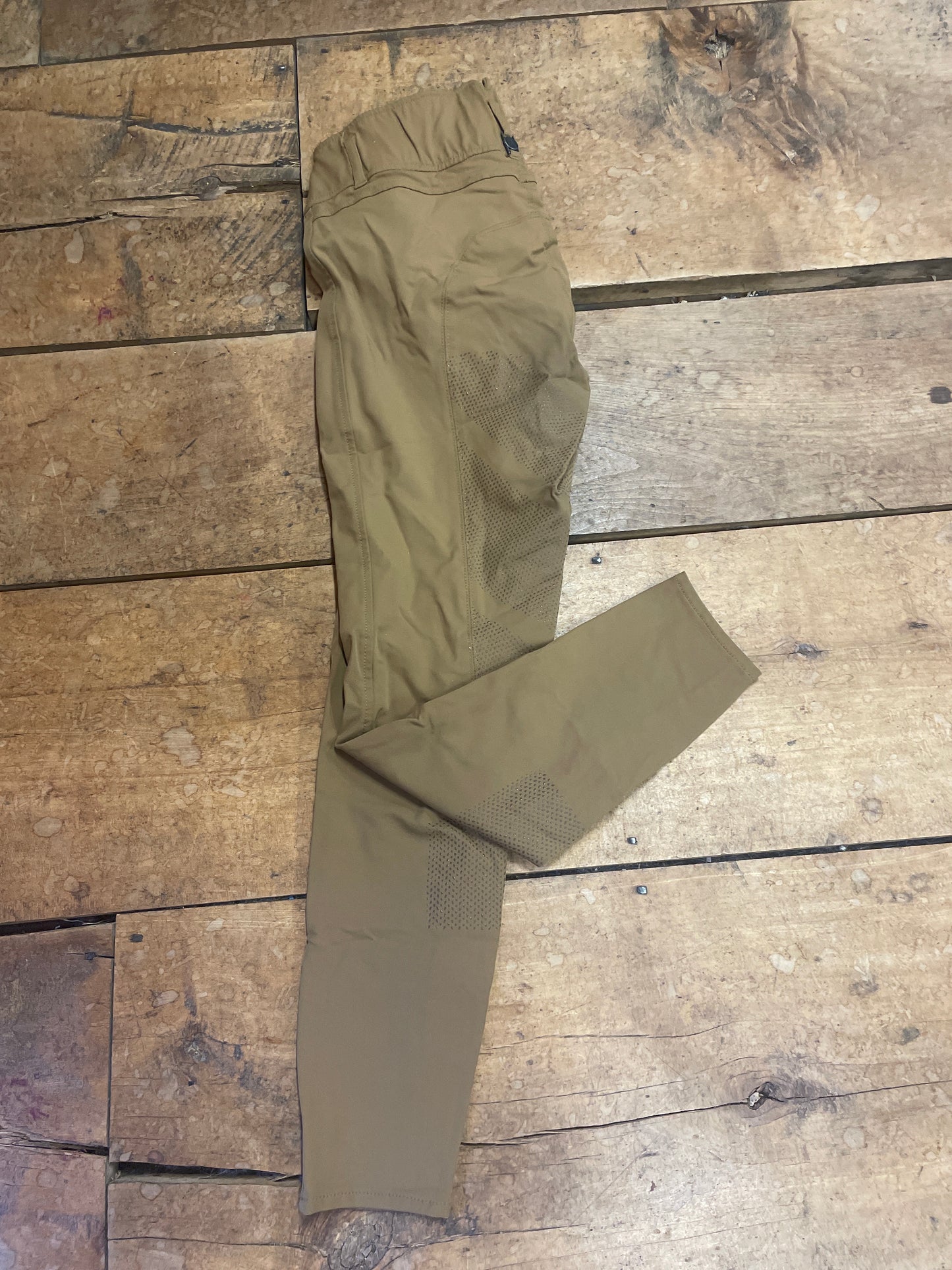 B Vertigo Silicone FS Breech-Tan-28