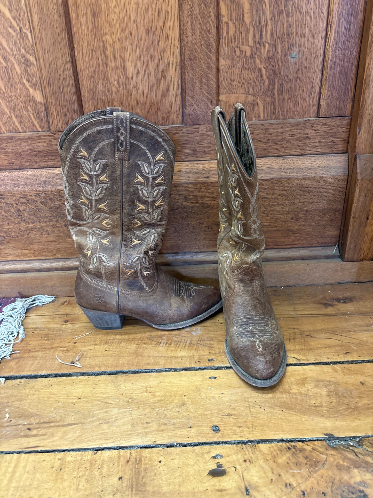 Ariat Western Boots-Brown-8.5