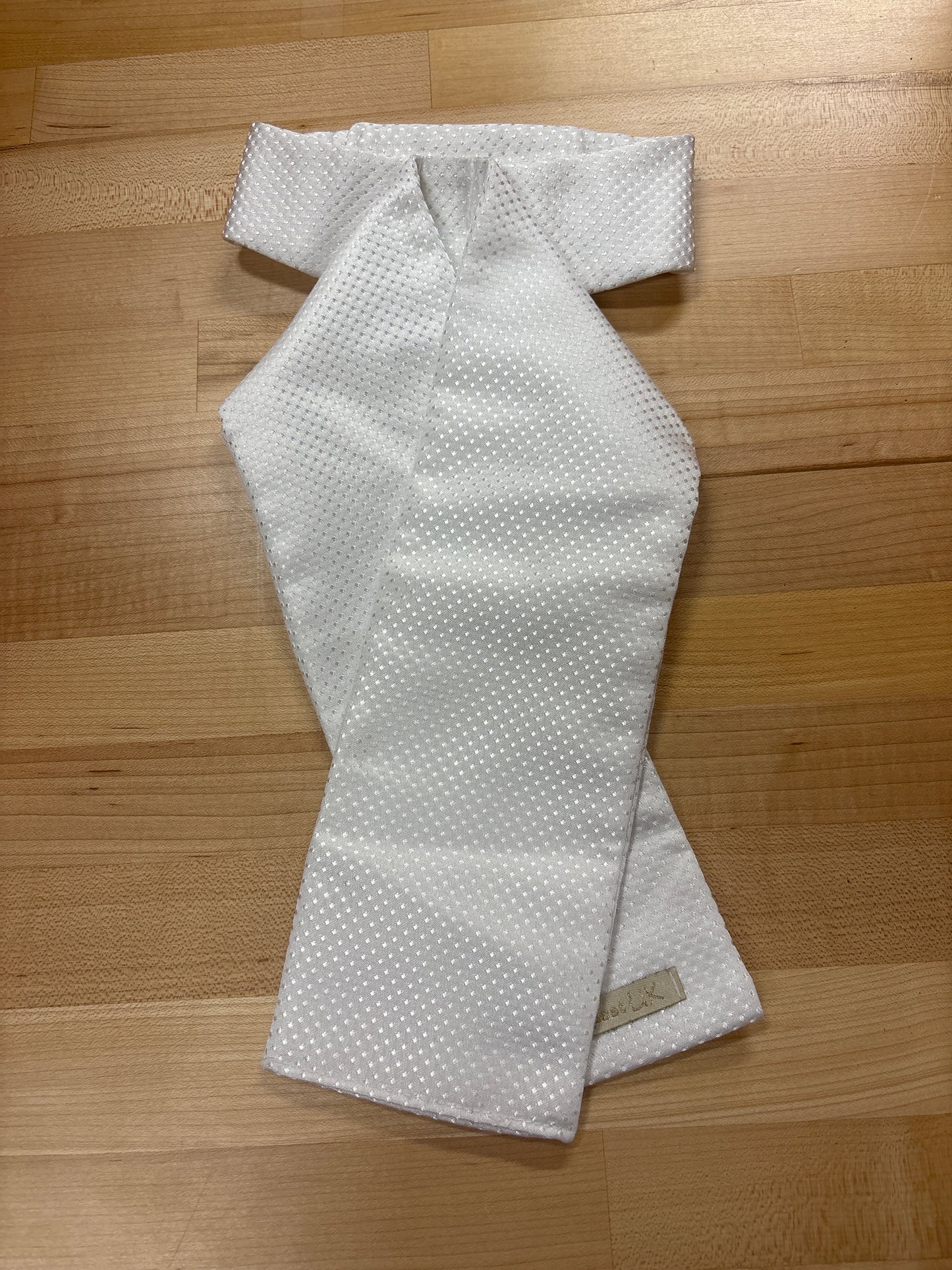 Show Quest UK Stock Tie-White
