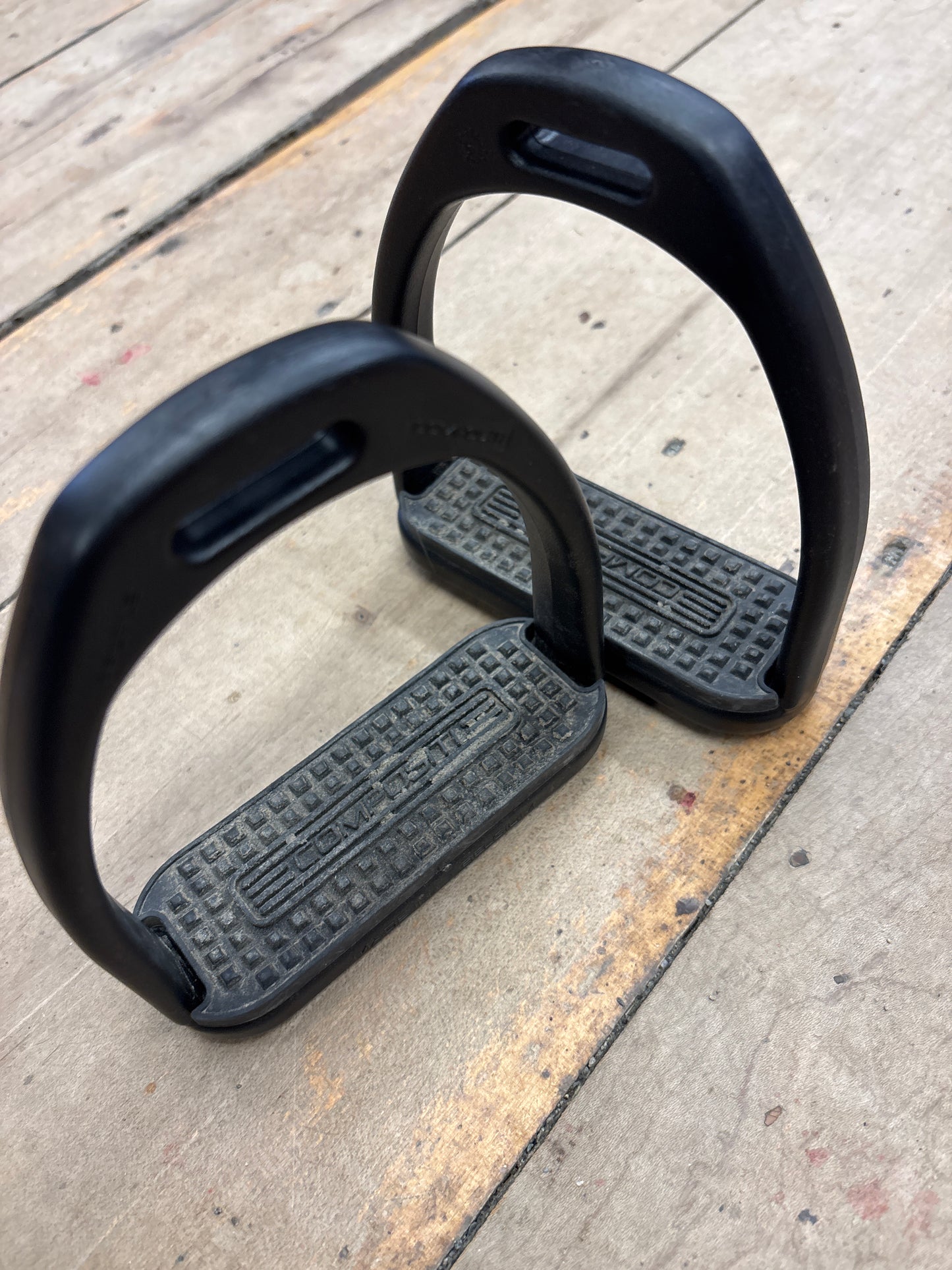 Compositi Stirrups-Black