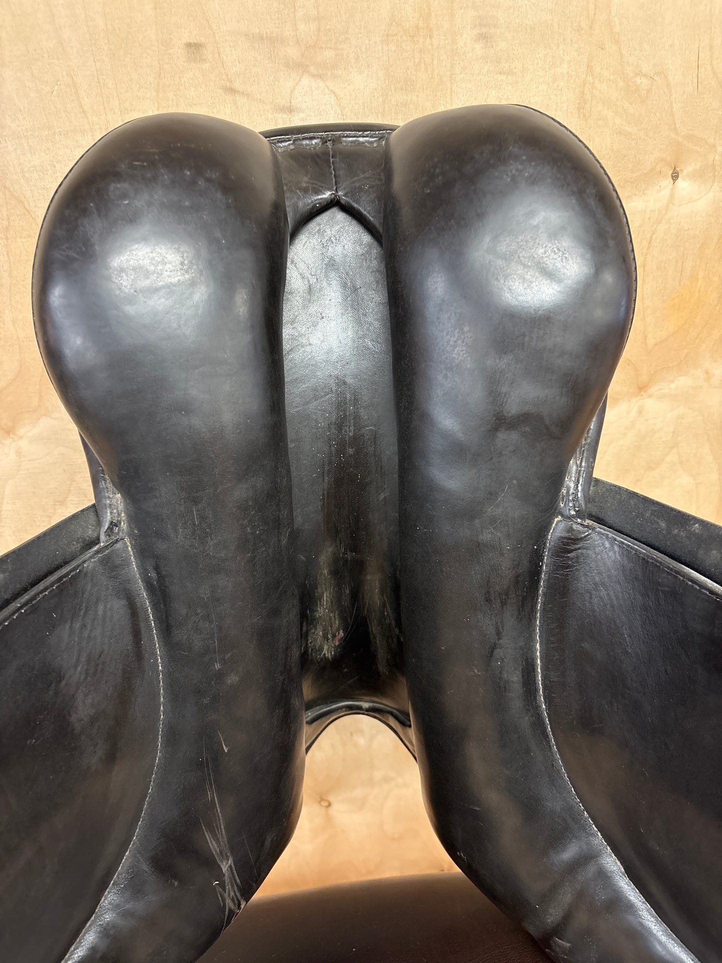 Kneidersuss Dressage Saddle-Black-Medium-18”