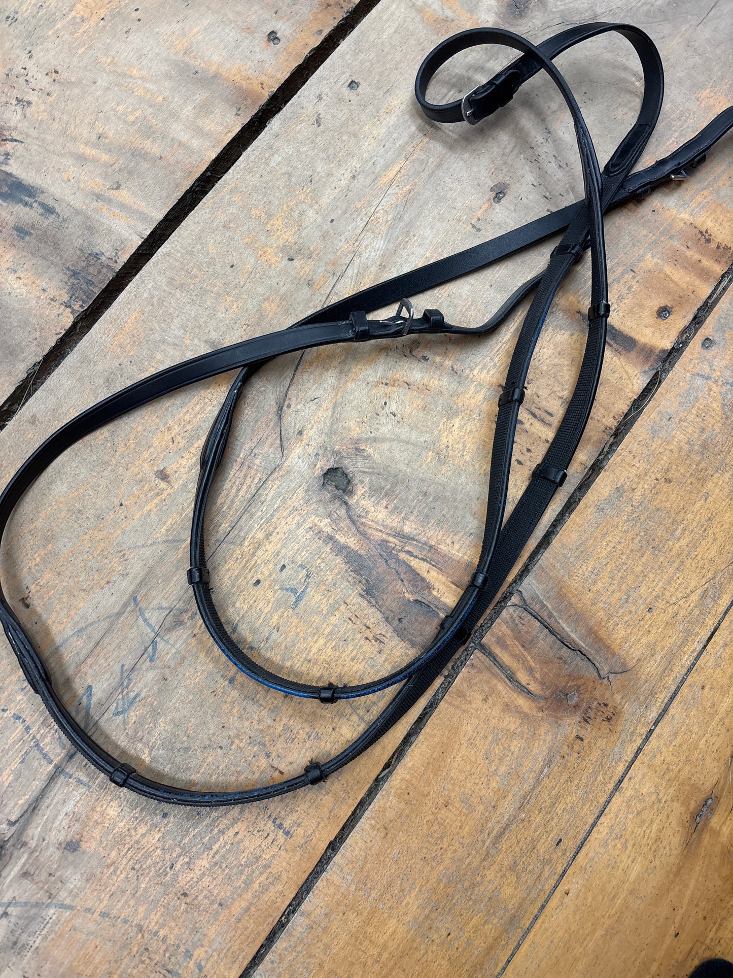 Rubber Lined Reins with Stops-Black-Full