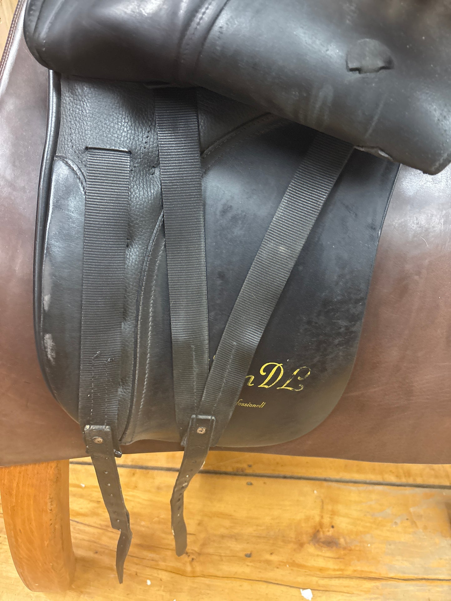 Kieffer Munchen Wein DL Dressage Saddle-Black-17.5”-Medium