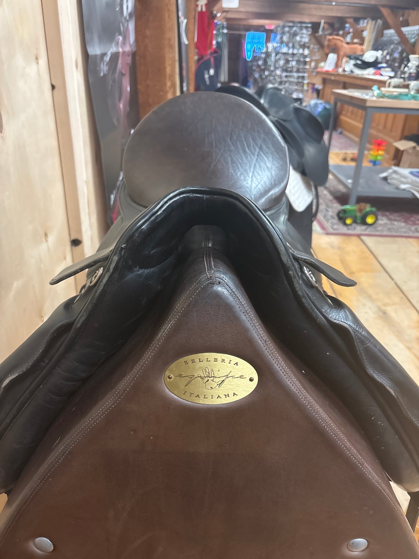 Kieffer Munchen Wein DL Dressage Saddle-Black-17.5”-Medium