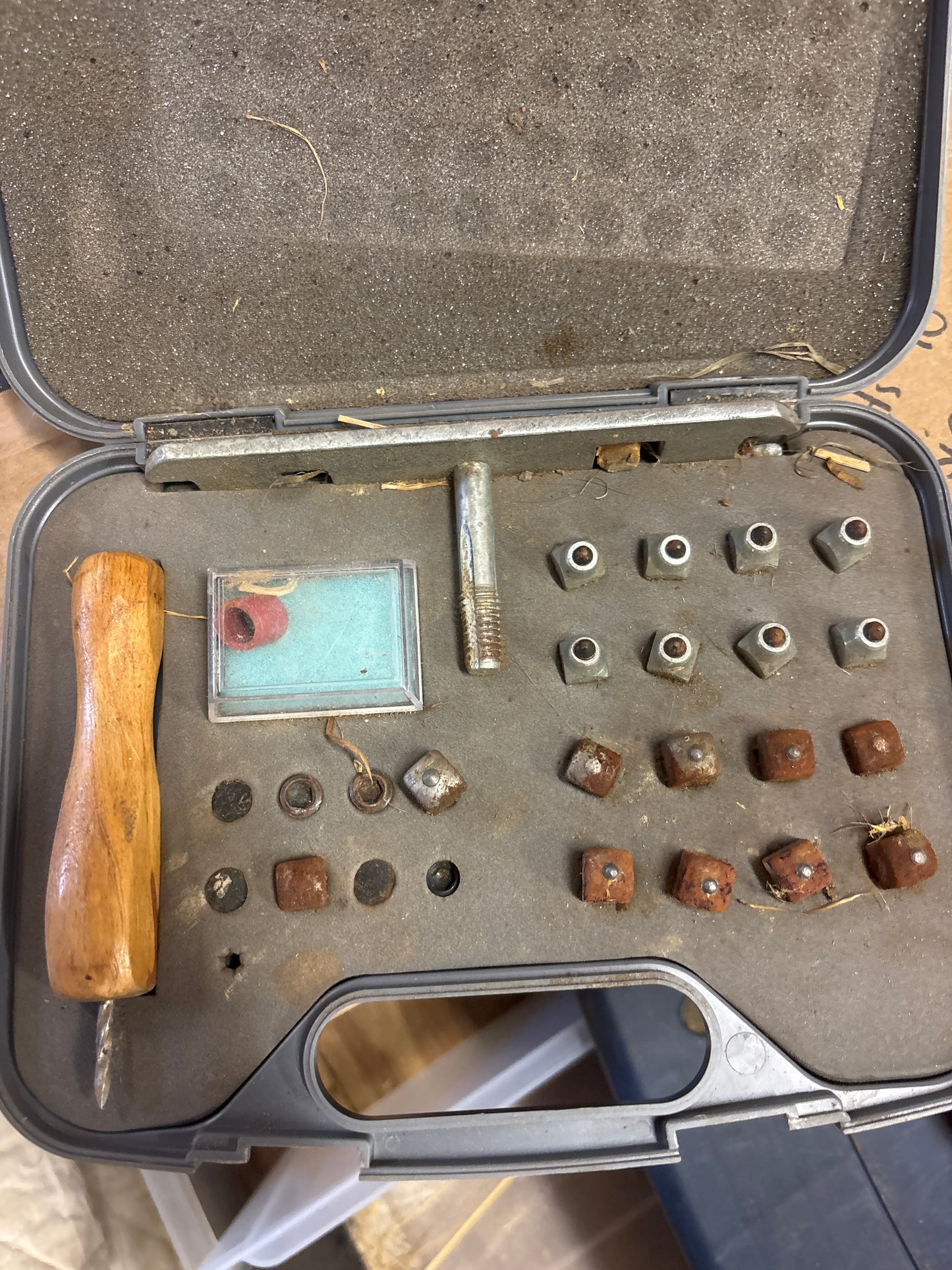 Stud kit