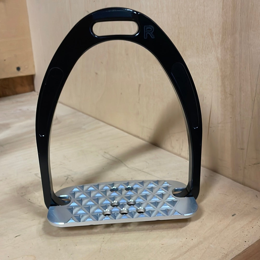 Tech Iris Cross Country Iron