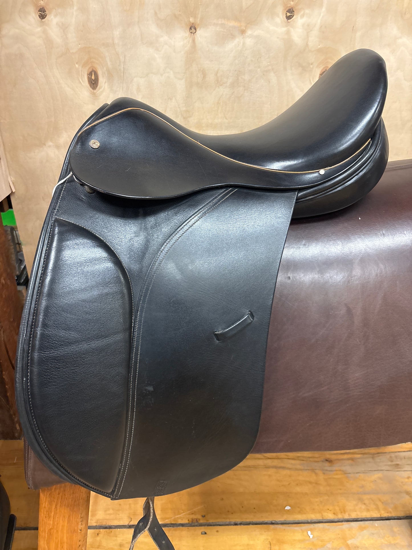 Crosby Prix St. George Dressage Saddle-Black-17”-Medium