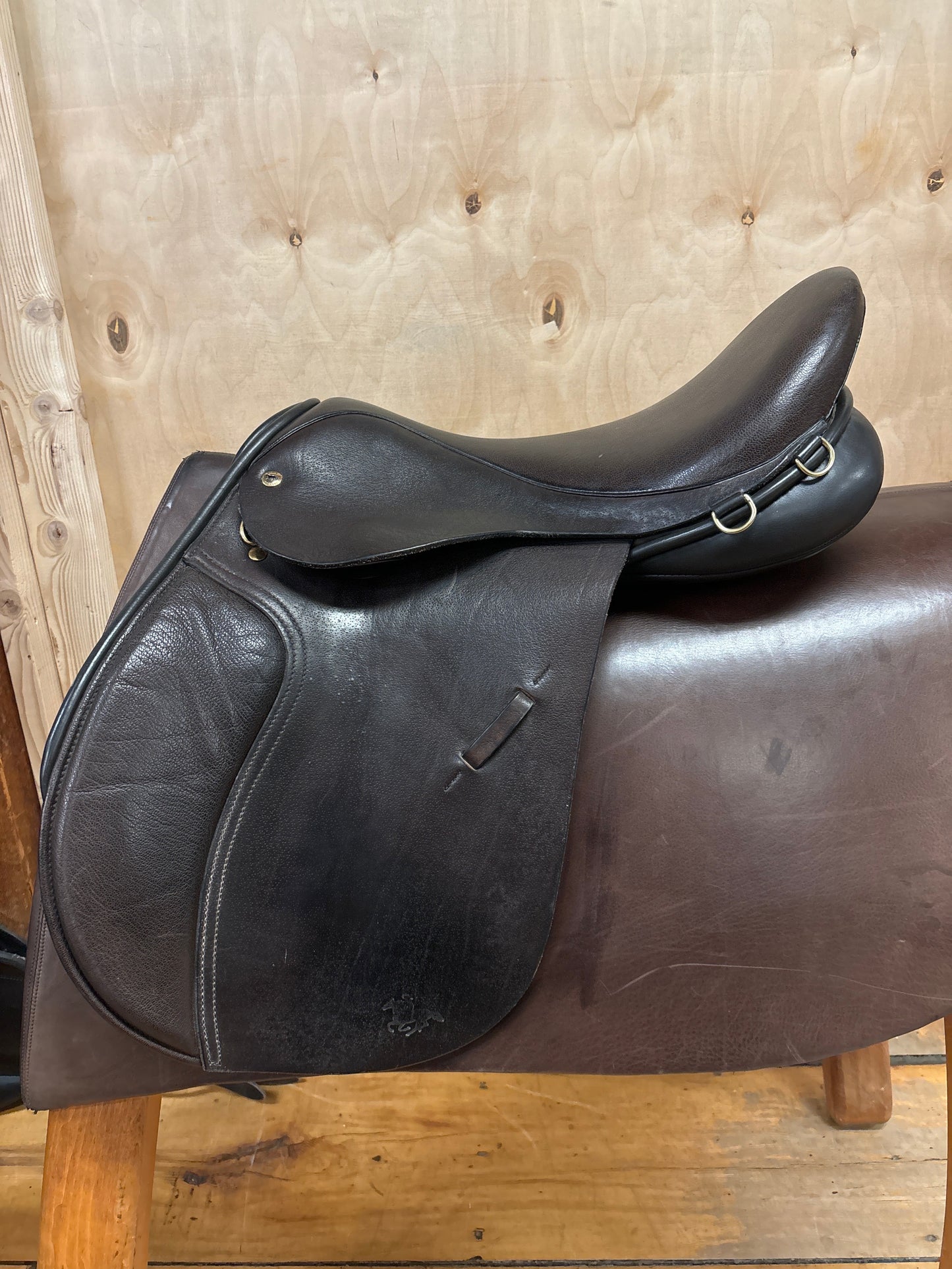 Black Country Equinox All Purpose Saddle-Brown-Wide-18”